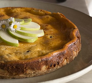 Baked Apple Cheesecake Tart