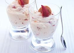 Creamy Strawberry and Amaretti Dessert
