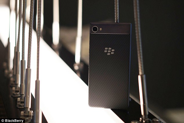 BlackBerry Motion Surprises With 4,000 mAh Battery